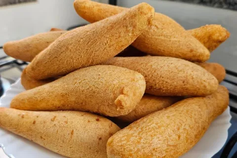 Bolinho de polvilho doce: muito fácil de fazer para o café d