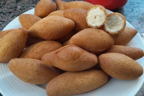 Bolinho de polvilho frito com 3 ingredientes delicioso e sem