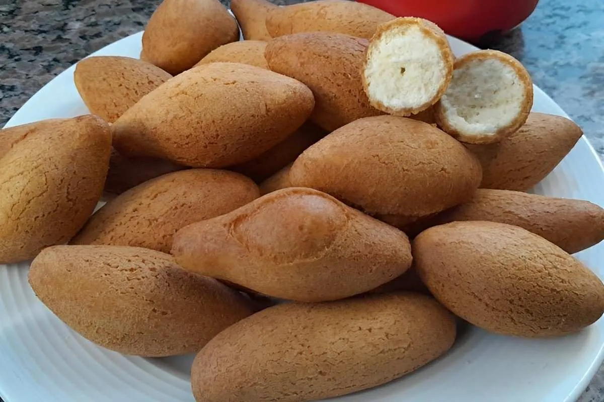Bolinho de polvilho frito sem farinha de trigo que fica uma