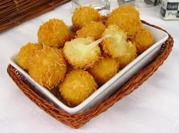 Bolinho de Queijo Crocante