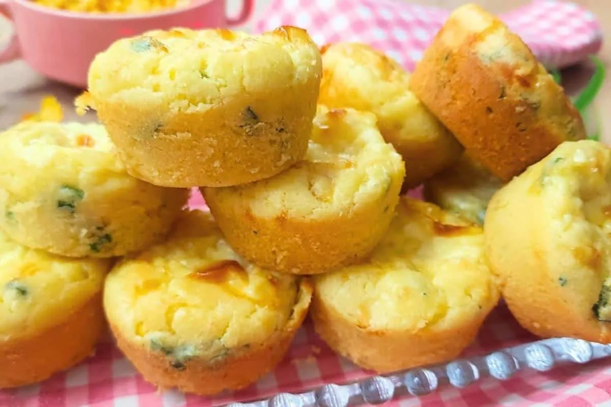Bolinho salgado e temperado: leve e muito saboroso para o la