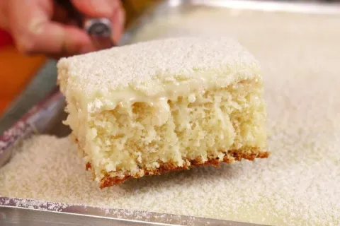 Bolo 4 leites: tão gostoso que é impossível comer apenas um 