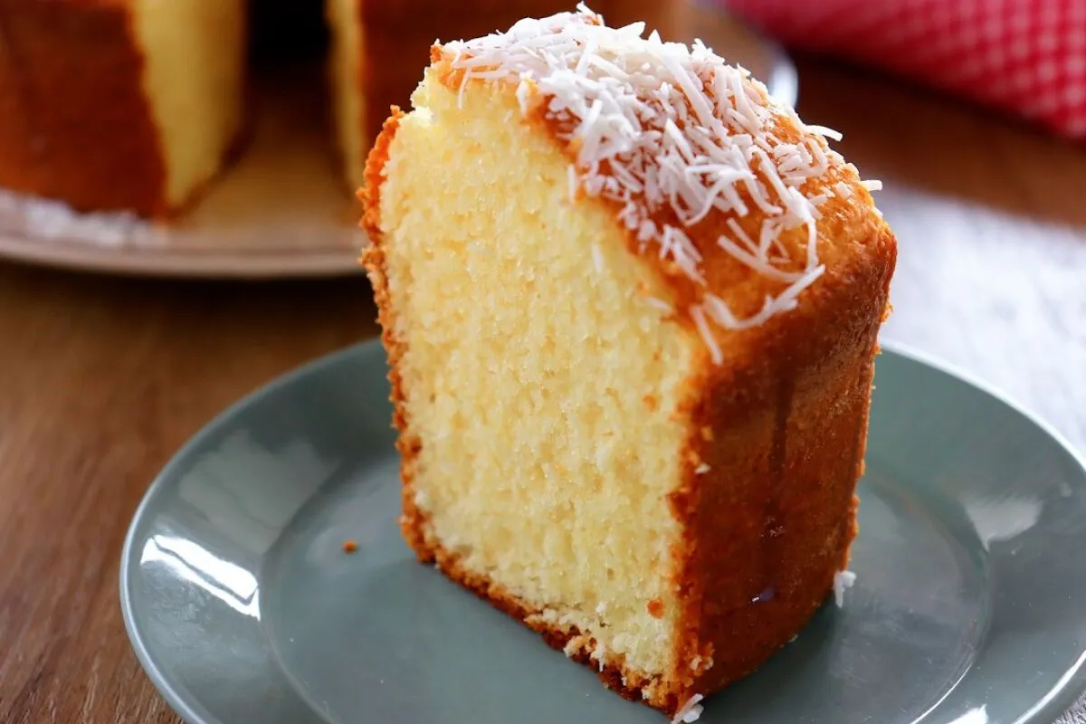 Bolo bombocado super fofinho e delicioso, ideal para acompan