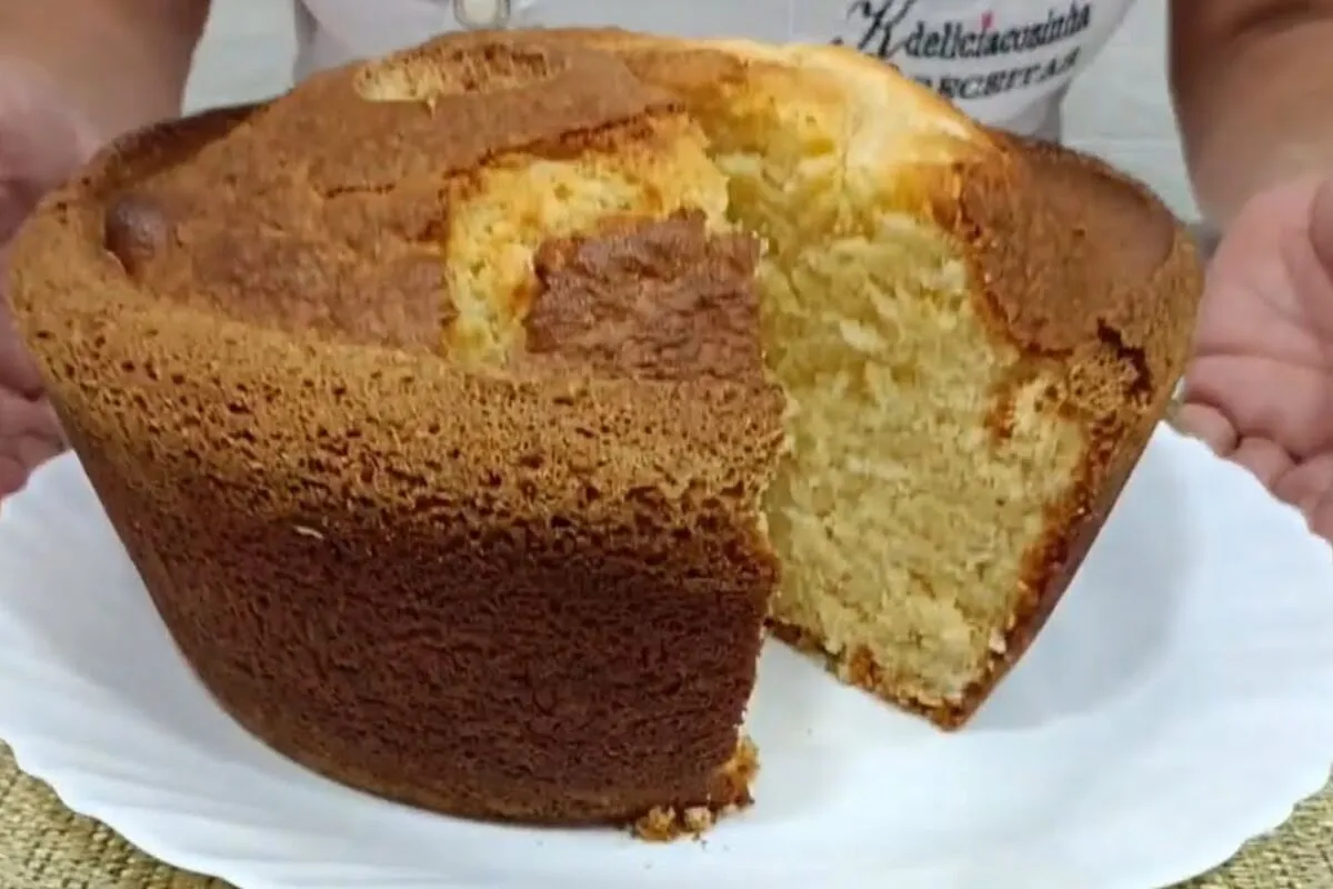 Bolo caçarola feito no liquidificador de um jeito rápido e f