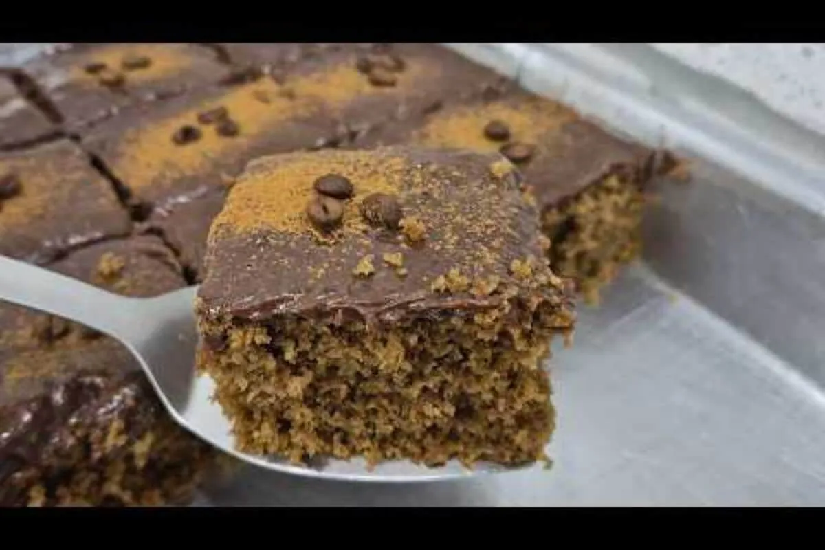Bolo cappuccino, que combina café com chocolate em uma massa