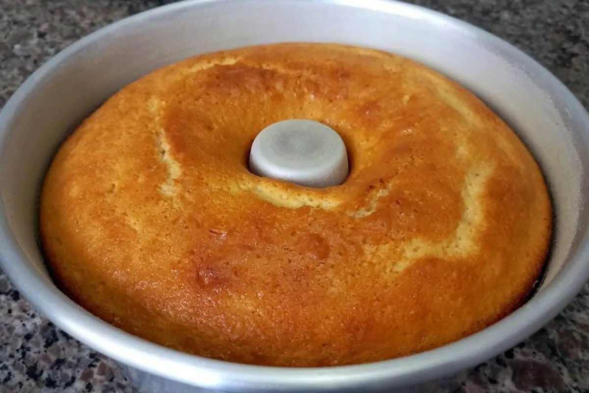 Bolo caseiro de vó para o lanche da tarde: aquele que agrada