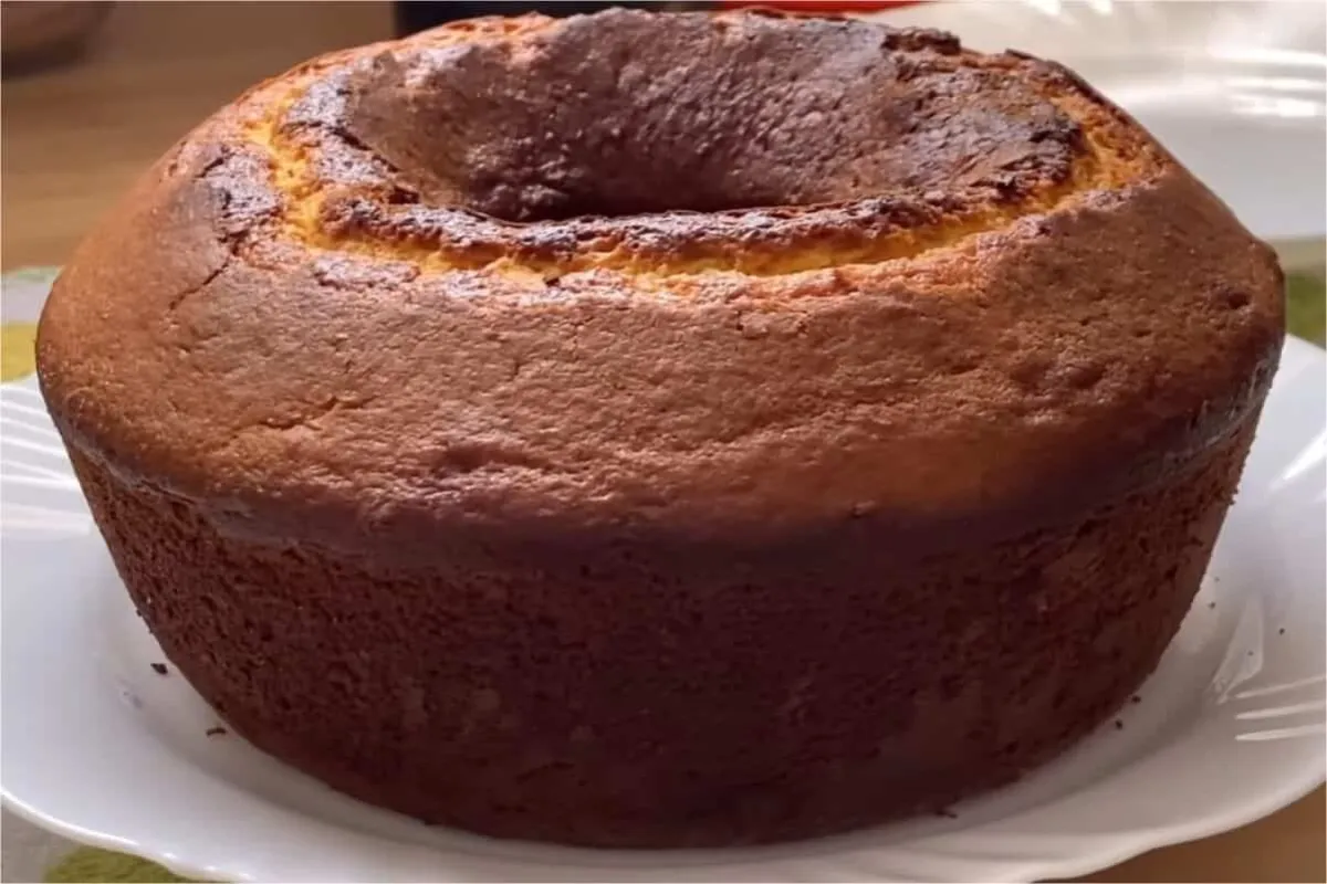 Bolo caseiro simples e fofinho: aprendi essa receita com a m