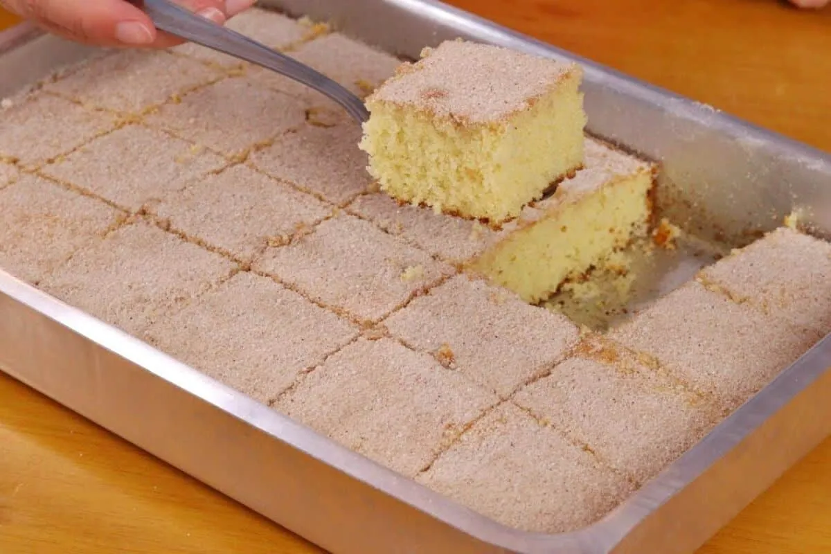 Bolo caseiro simples fofinho e fácil de fazer, receita ideal