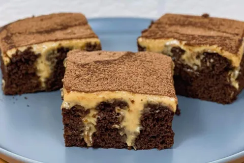 Bolo chococreme super fácil e fofinho com massa feita à mão,