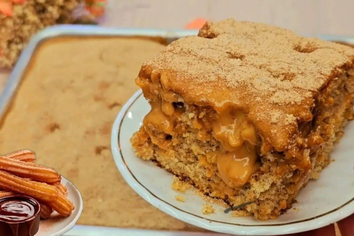 Bolo churros de doce de leite feito no liquidificador e muit