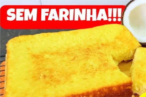 Bolo cocada fofinho e sem farinha de trigo que fica pronto e