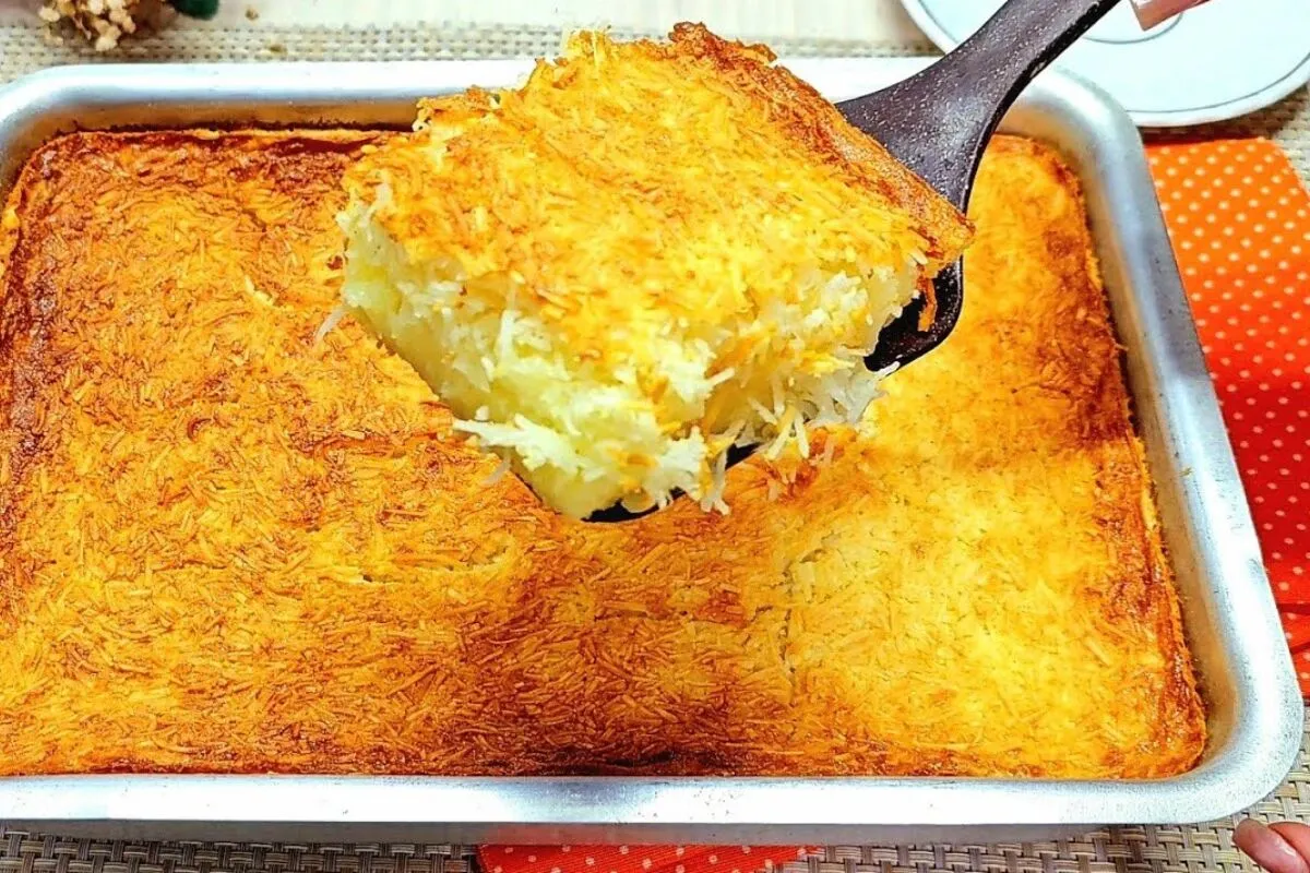 Bolo cocada sem farinha feito com tapioca, que fica molhadin