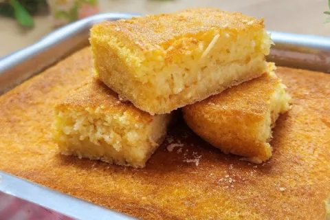 Bolo cremoso de mandioca: uma receita prática de liquidifica
