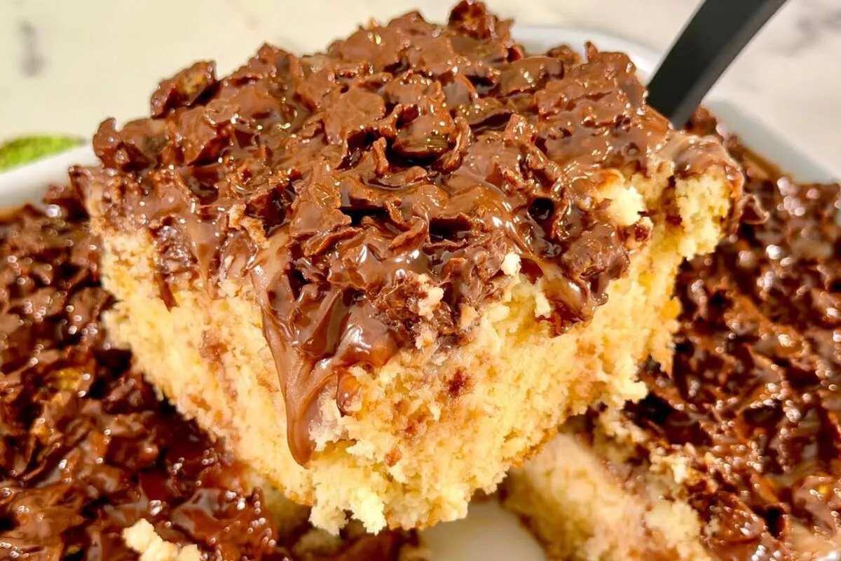 Bolo Crunch Cake: cuidado que vicia, fiz o bolo crocante mai