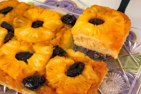 Bolo de abacaxi com massa de iogurte sem erros, para ficar e