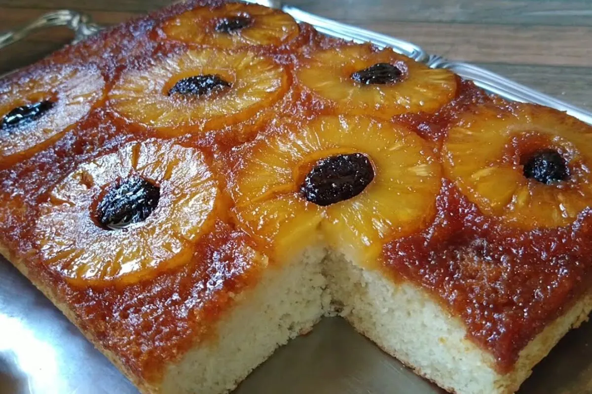 Bolo de abacaxi fofinho e delicioso, para garantir uma sobre