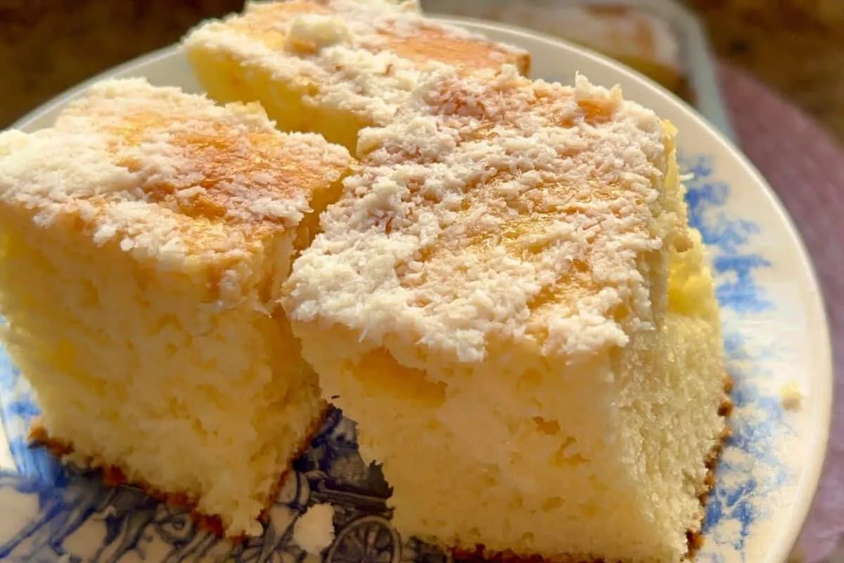 Bolo de abacaxi: não conte para ninguém o segredo que dá uma