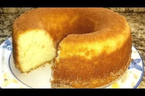 Bolo de arroz cru prático, feito sem farinha de trigo, que f