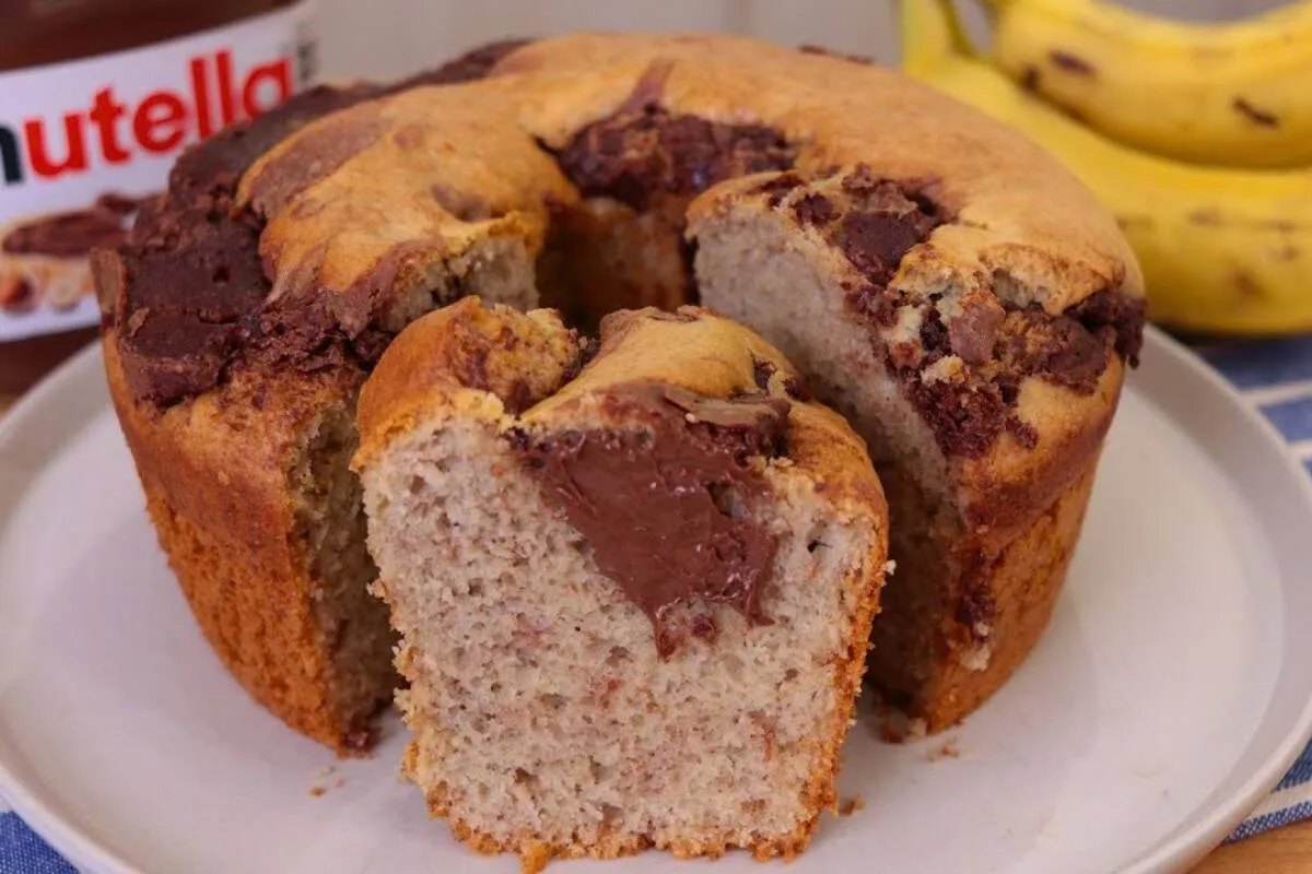 Bolo de banana com Nutella: esse bolo é irresistível e todo