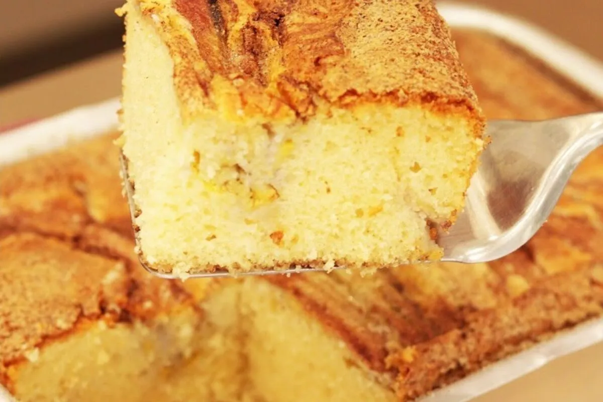 Bolo de banana fofinho e molhadinho que vai ser o melhor da