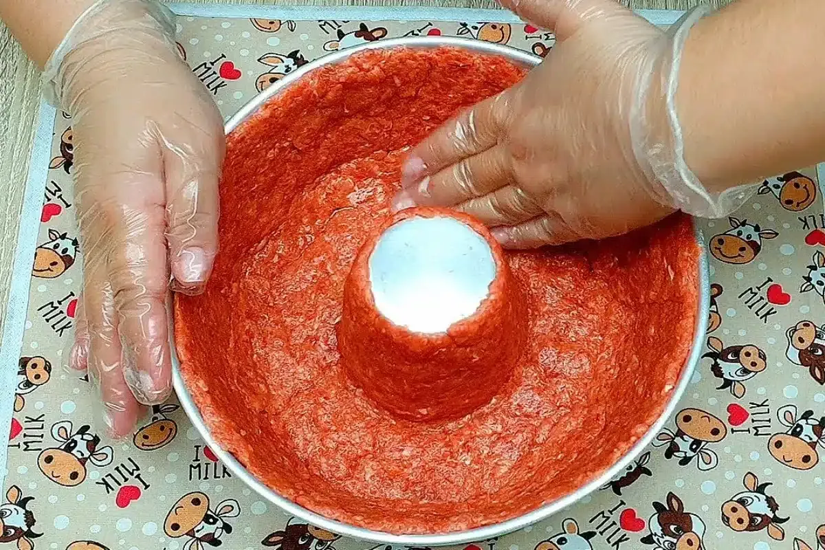 Bolo de carne recheado super suculento e douradinho, ideal p