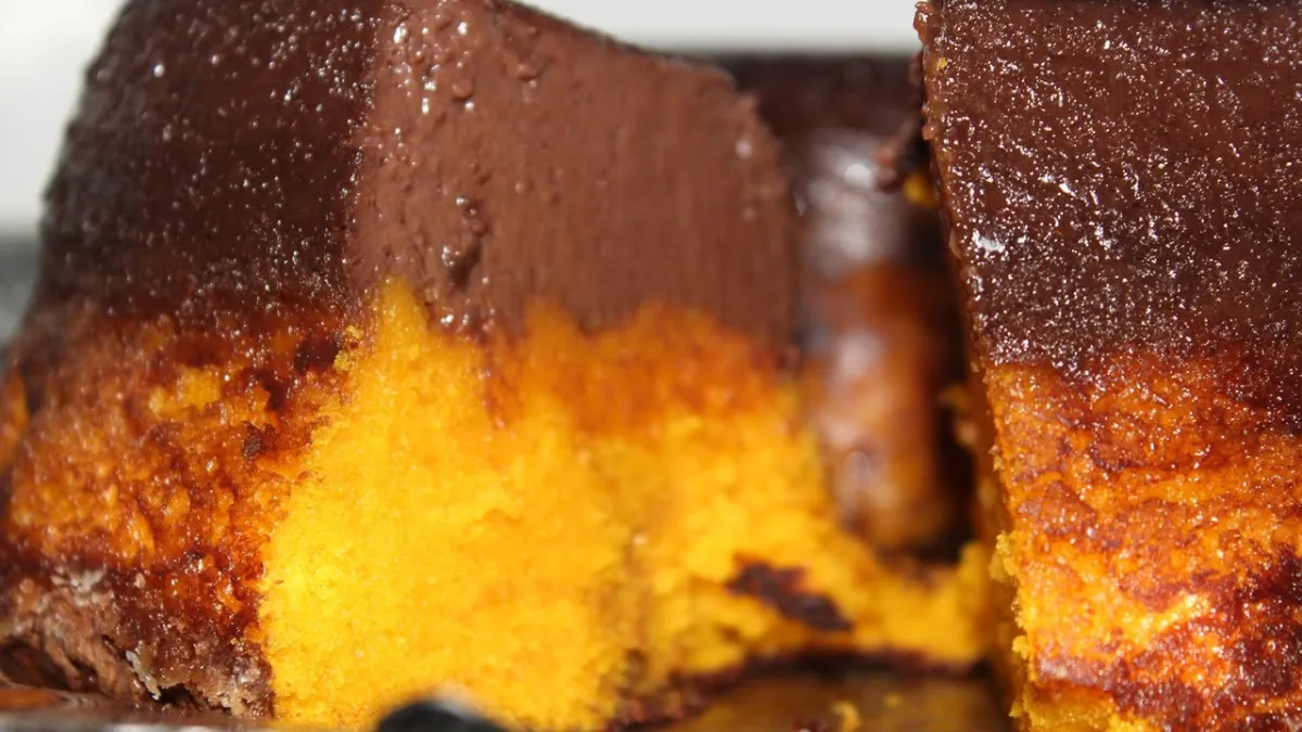 Bolo de Cenoura com Pudim de Chocolate (Bolo Pudim)