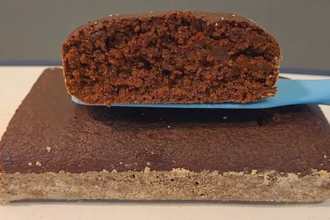 Bolo de chocolate com aveia bem cremoso, delicioso e saudáve