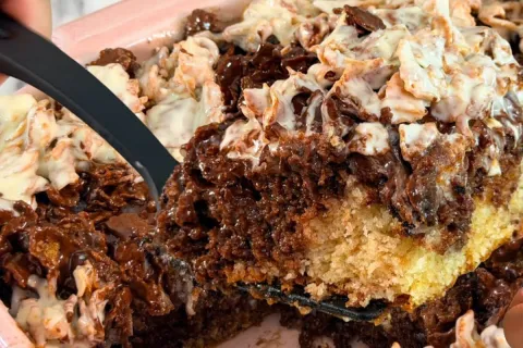 Bolo de chocolate crocante: este bolo vai te surpreender, fá