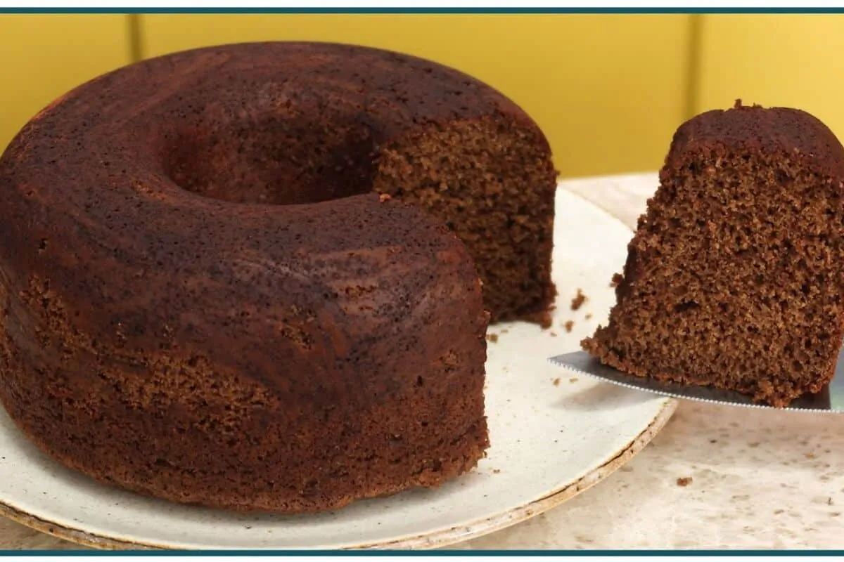 Bolo de chocolate para iniciantes fofinho, úmido e irresistí