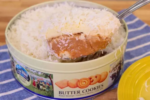 Bolo de coco na lata: o bolo gelado com doce de leite que é 