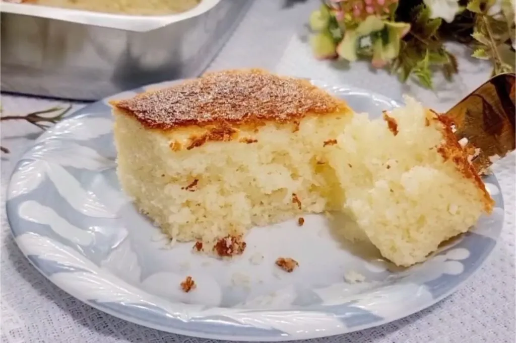 Bolo de coco sem glúten: fofinho e delicioso para servir no