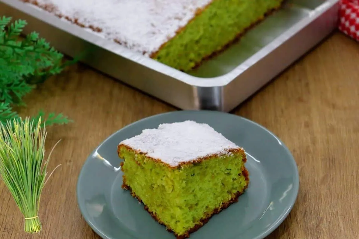 Bolo de erva cidreira delicioso e aromático para um café da