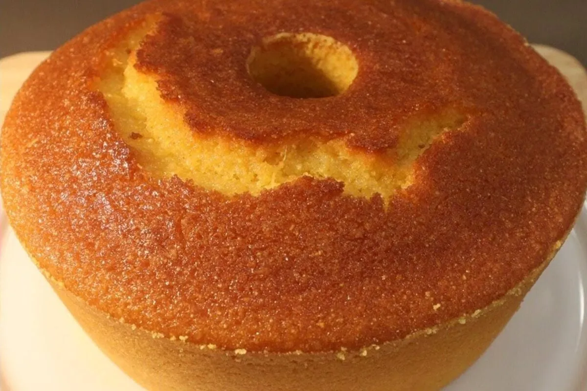 Bolo de flocão de milho com uma textura fantástica e não vai