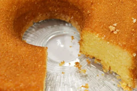 Bolo de flocão macio e molhadinho: é só preparar o café e sa