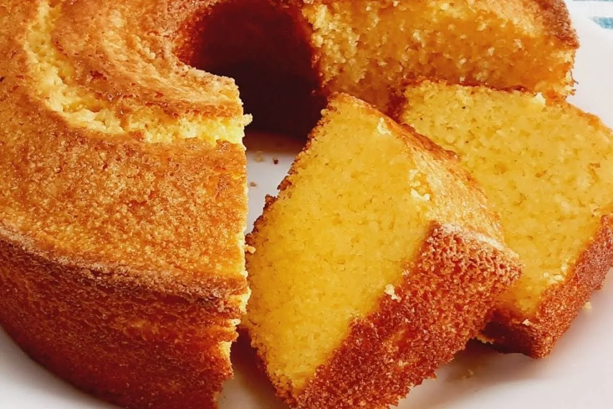 Bolo de flocão sem glúten batido no liquidificador por 3 min