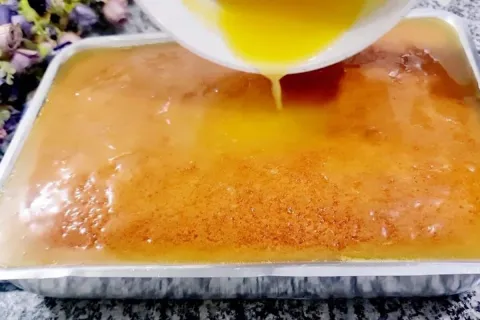 Bolo de fubá com laranja muito fofinho e com aquele gostinho