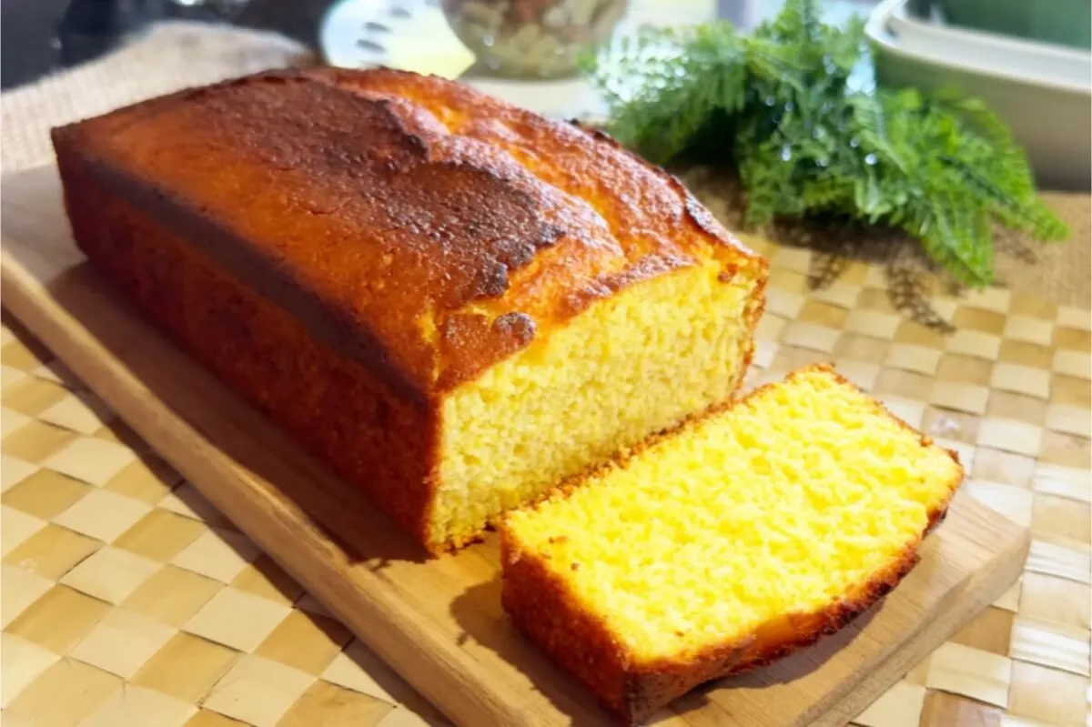 Bolo de fubá simples e fofinho tipo pullman que você vai ado