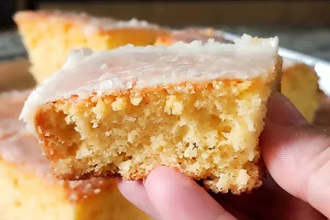 Bolo de laranja com cobertura sequinha: perfeito para você f