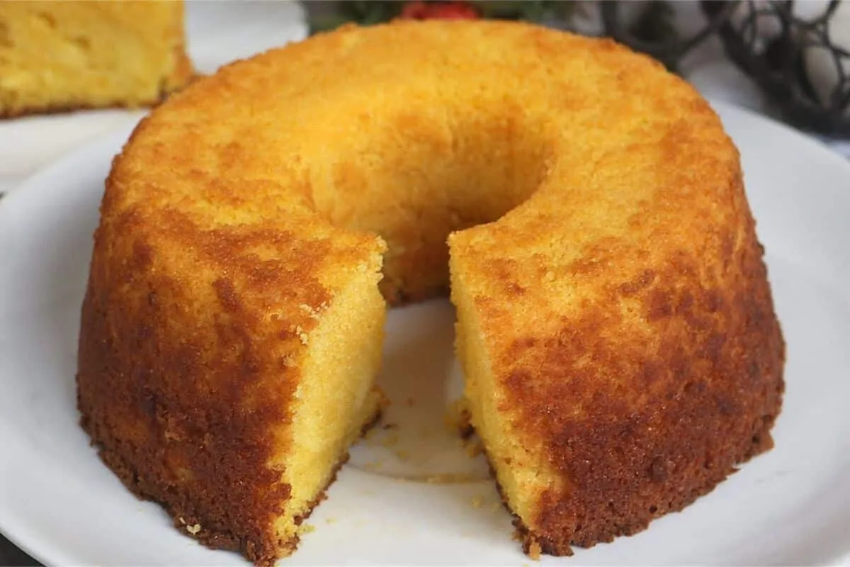 Bolo de laranja sem leite que cresce bonito e fica perfeito