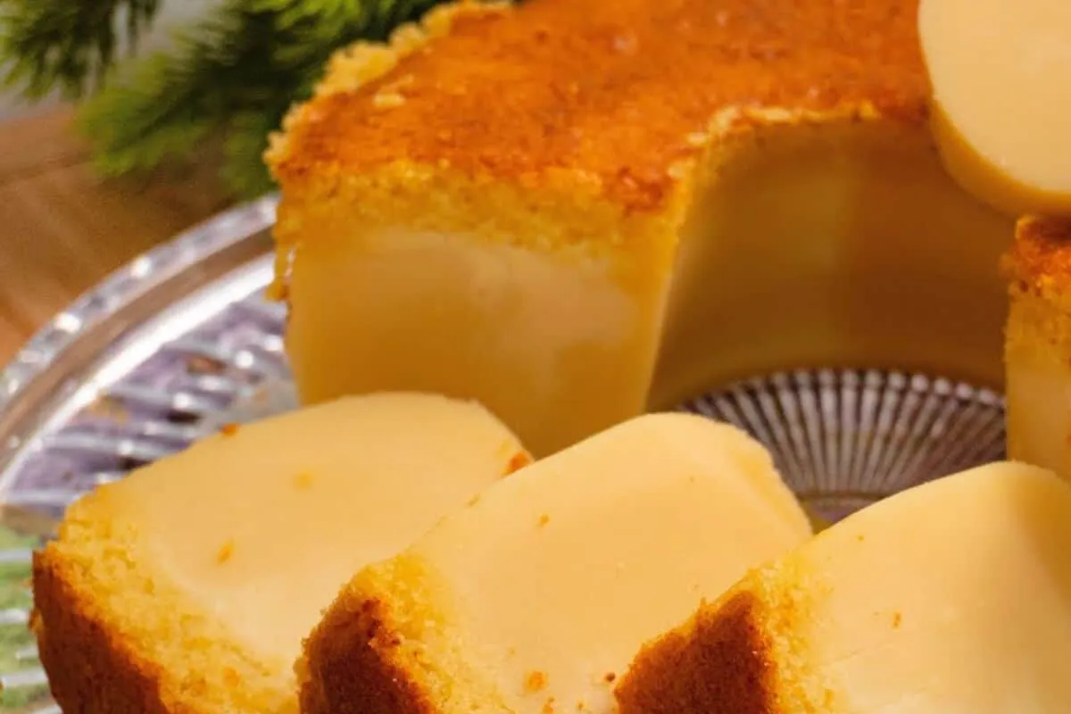 Bolo de leite fácil de liquidificador com textura de pudim e
