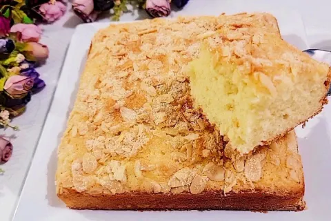 Bolo de limão de confeitaria para você fazer em casa de um j
