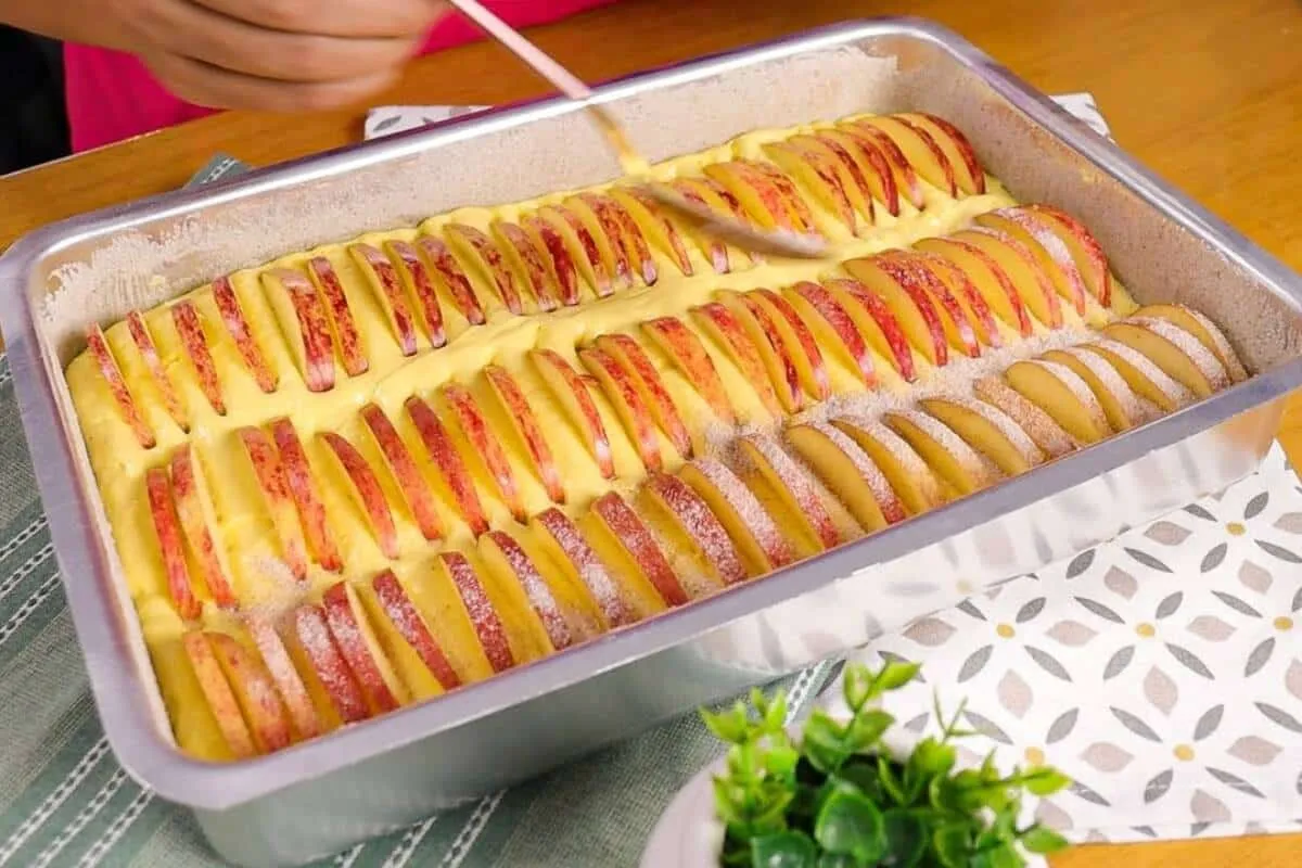 Bolo de maçã com canela: depois dessa receita não quero come