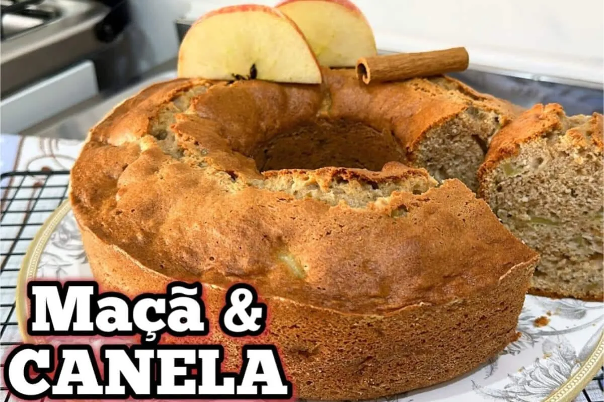 Bolo de maçã com casca feito no liquidificador fofinho com s