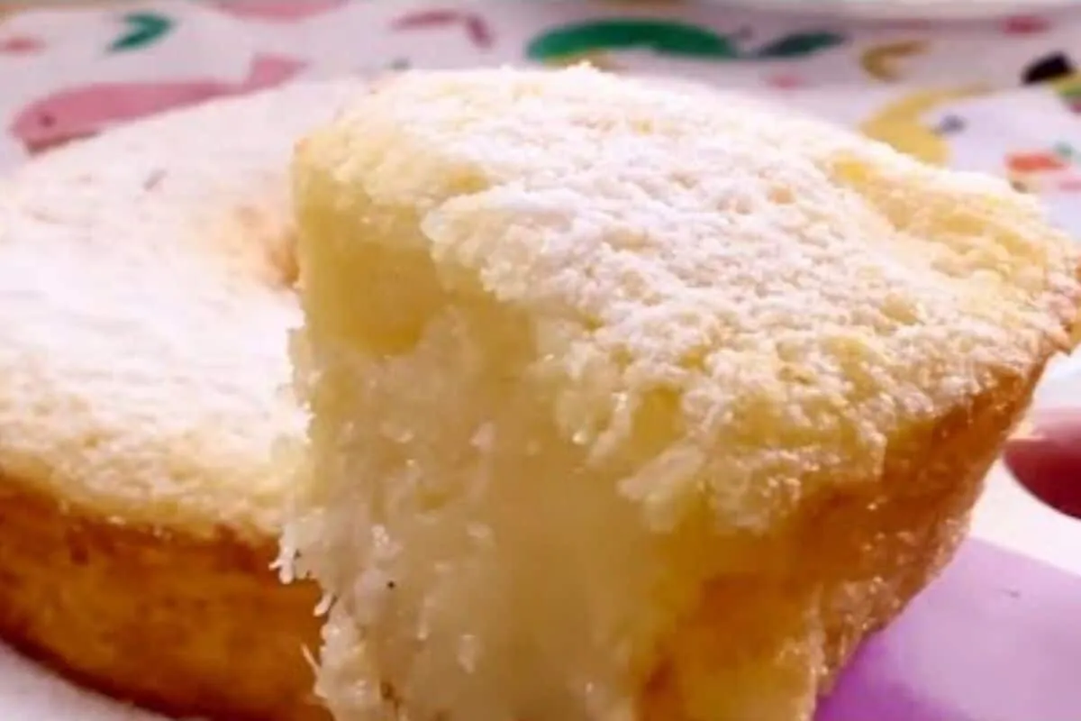 Bolo de mandioca tradicional e muito suculento para o seu ca