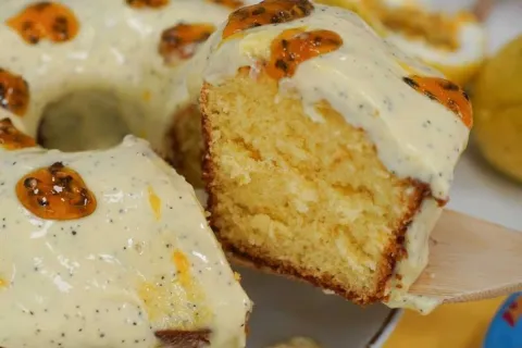 Bolo de maracujá fofinho e fácil de fazer: receita simples p