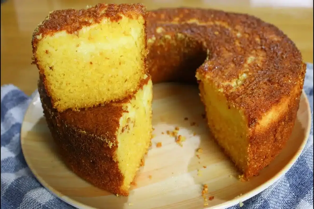 Bolo de milharina cremoso: tão gostoso que não dá para comer