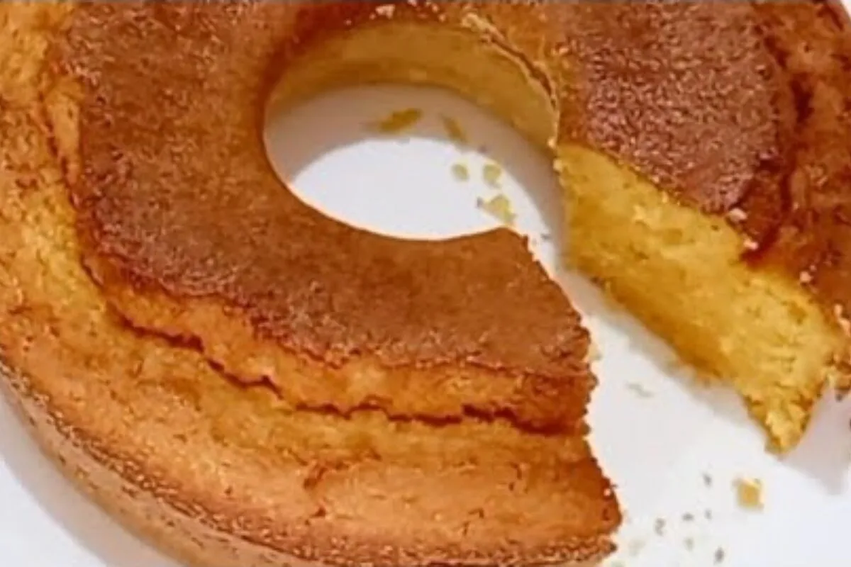 Bolo de milho cremoso que derrete na boca e é perfeito para
