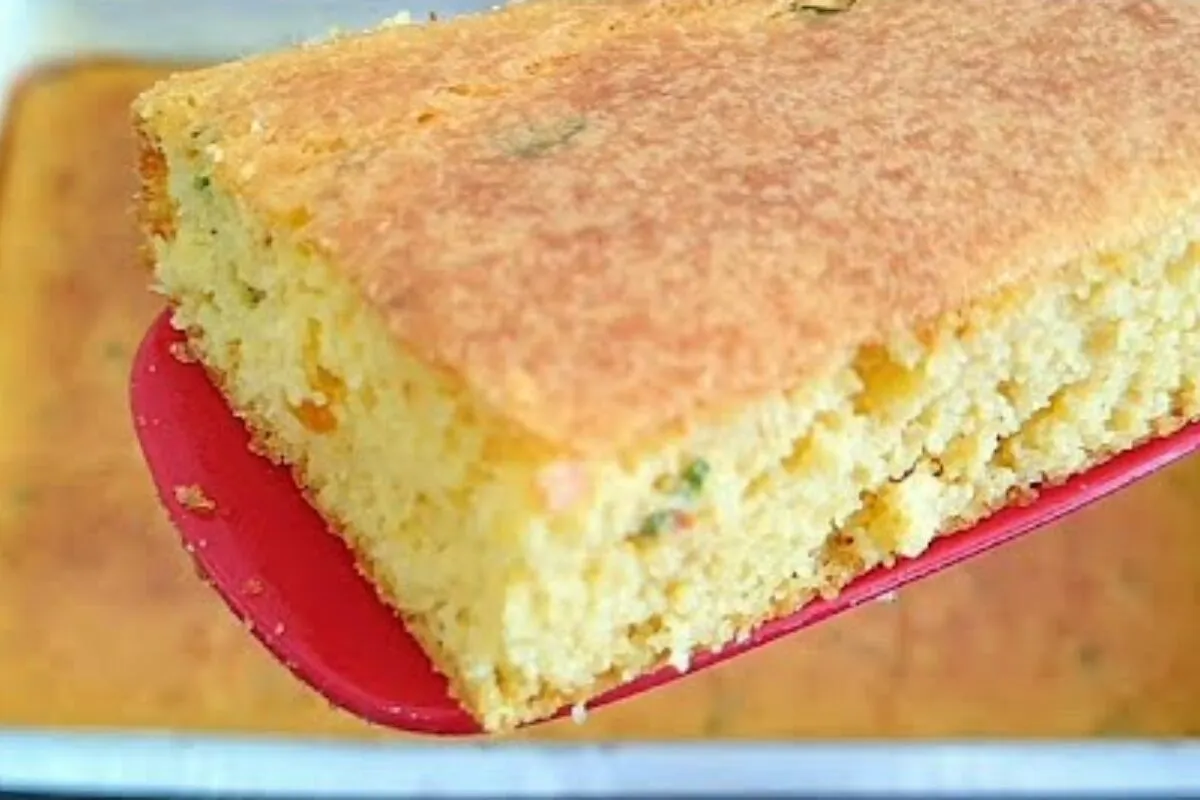 Bolo de milho salgado: bem levinho e saboroso para o café da