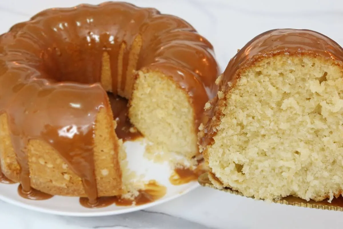 Bolo de tapioca com cobertura: todo mundo que experimenta pe