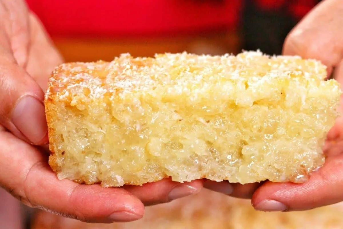 Bolo de tapioca com coco delicioso e muito fácil de fazer pa